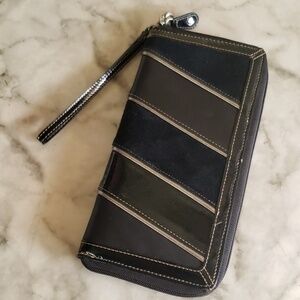 Fossil black leather wallet wrist let